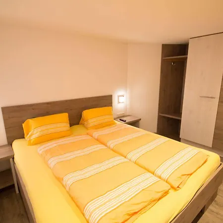Haus Scheuerer Apartment Neukirchen am Grossvenediger Exterior photo